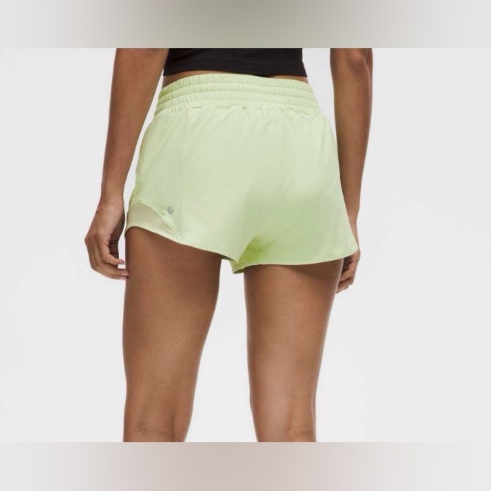 Lululemon Hotty Hot High-Rise Lined Short 2.5"